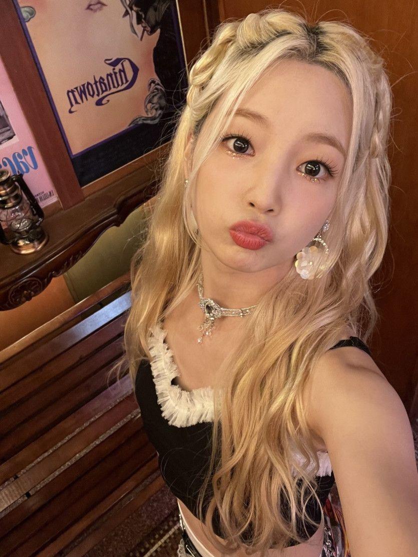 금발의 로켓펀치 연희3