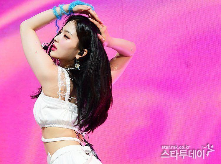 스테이씨 이채영0