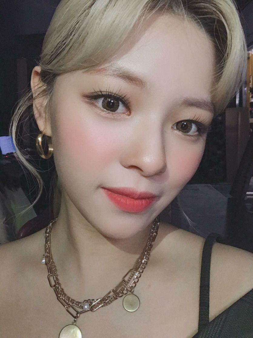 TWICE JEONGYEON2