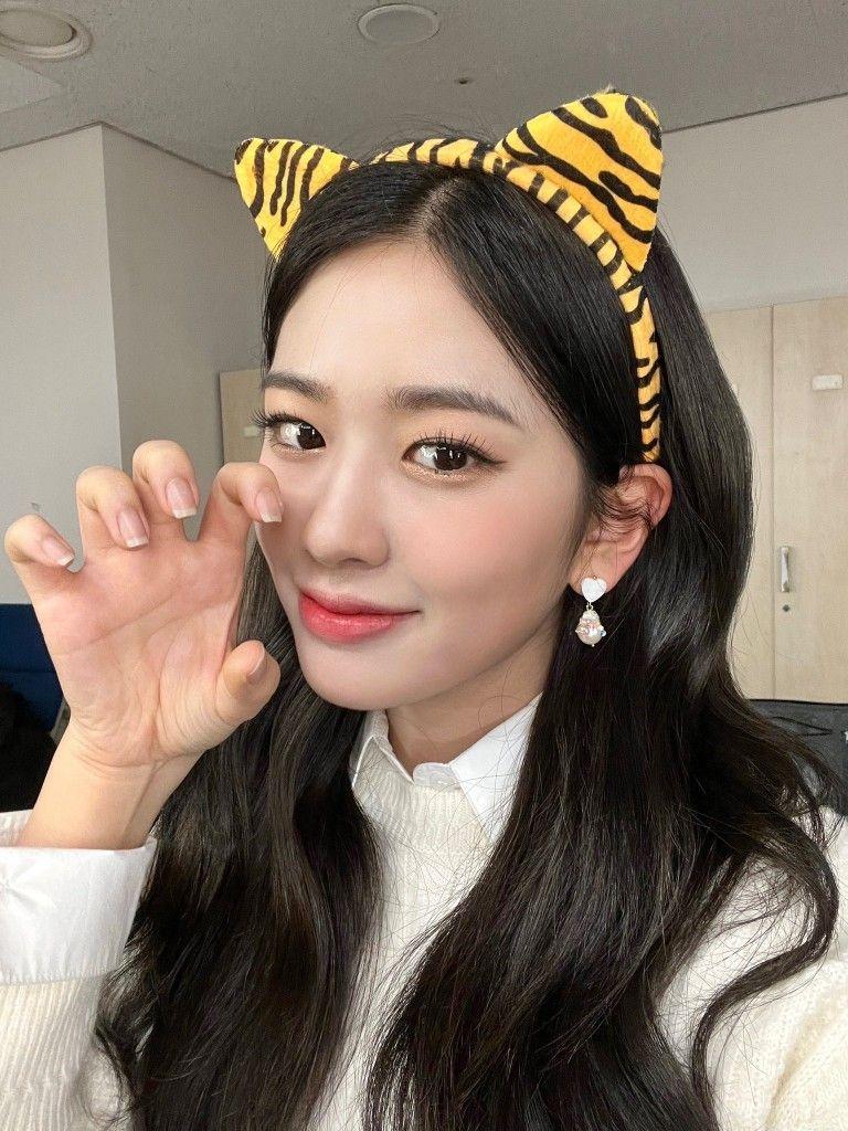 IVE YUJIN0