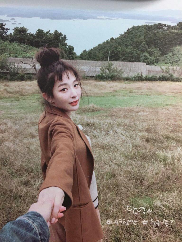 누구의 손을 잡으시겠습니까?1