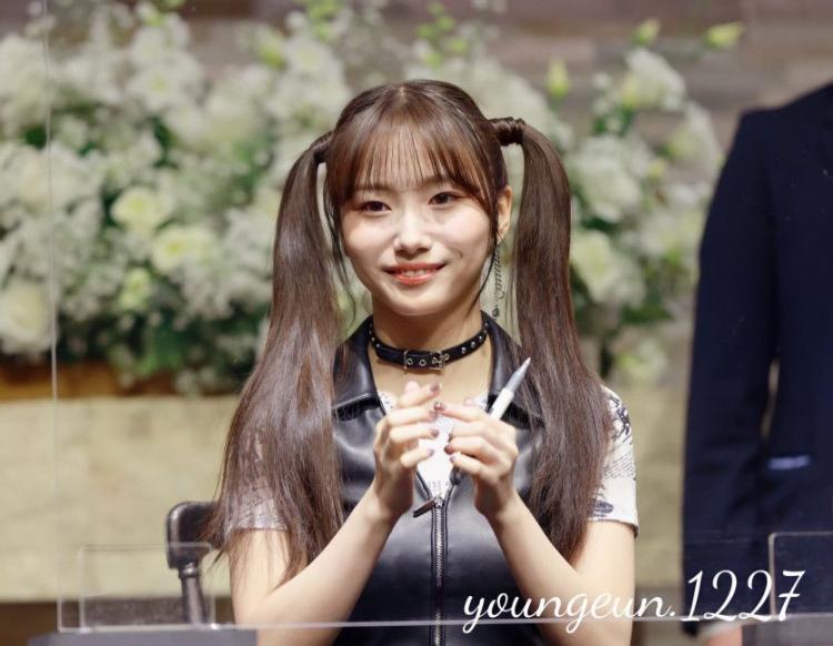 Kep1er Youngeun2