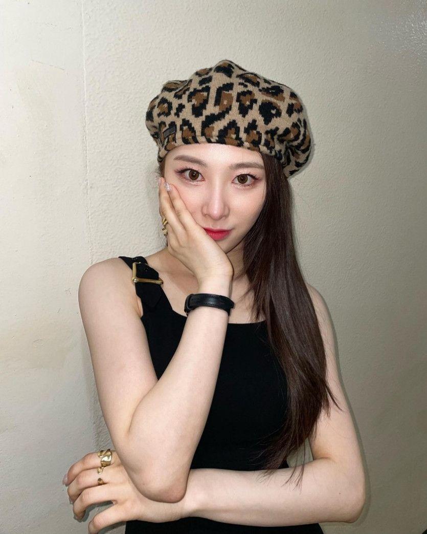 로켓펀치 인스타_호피 모자 윤경3