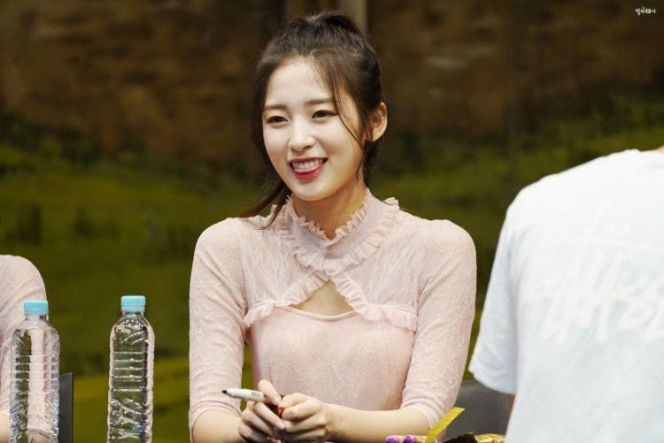 OH MY GIRL Arin0