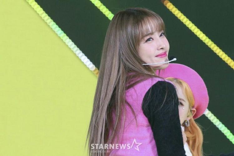 STAYC Yoon1