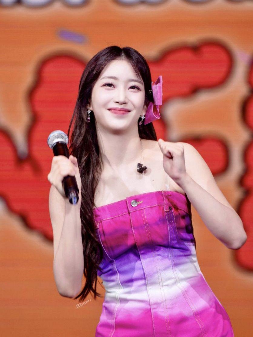 수민 (스테이씨)1