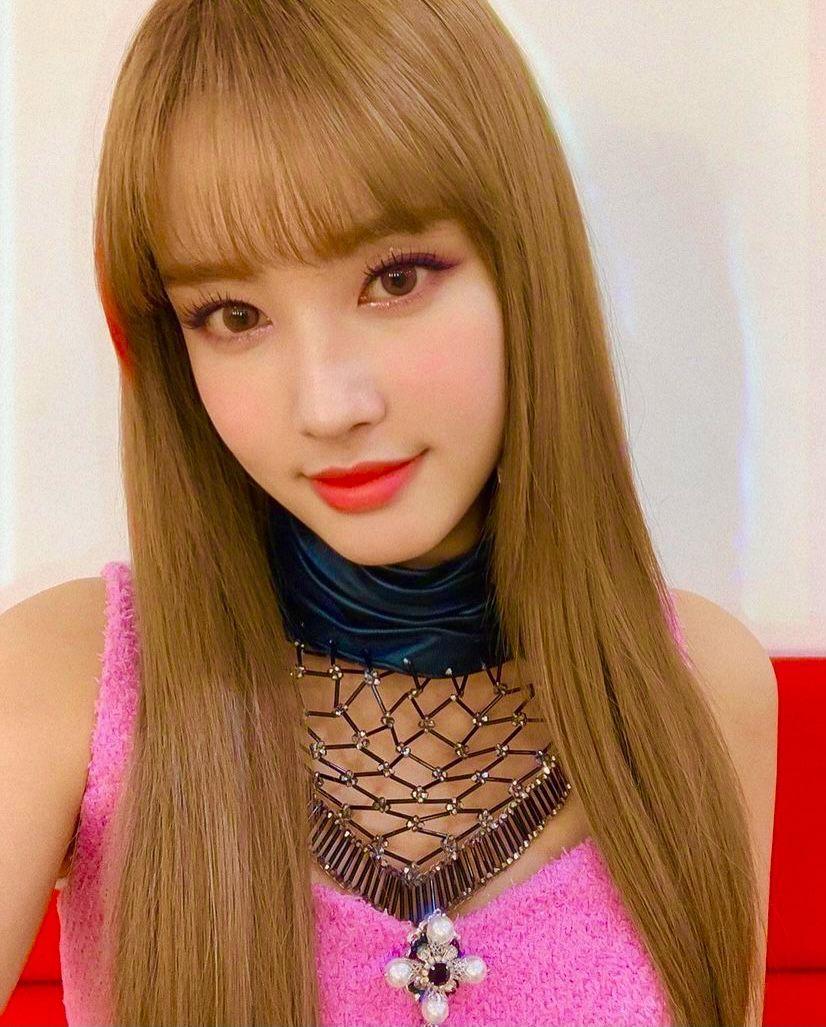 스테이씨 윤0