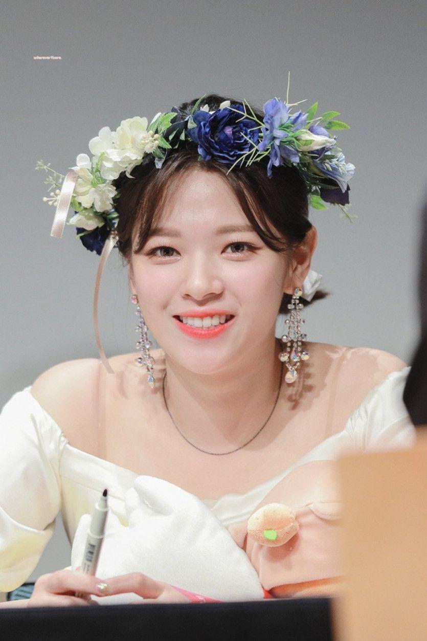 화관 쓴 미모의 정연3