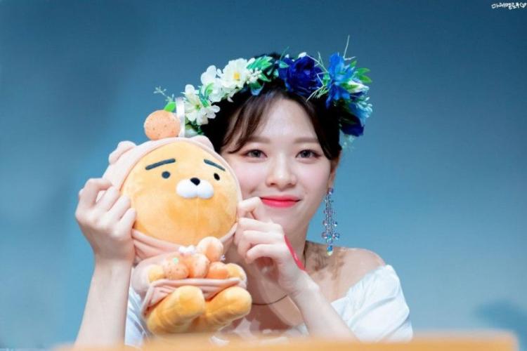 화관 쓴 미모의 정연4
