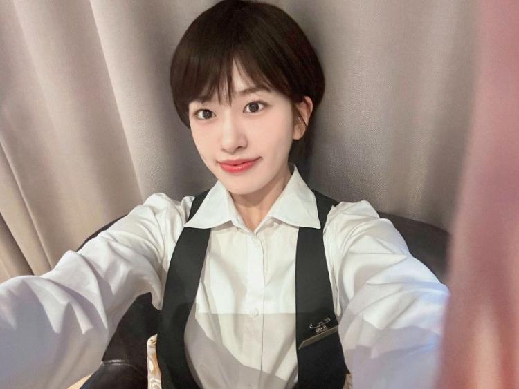 IVE YUJIN0