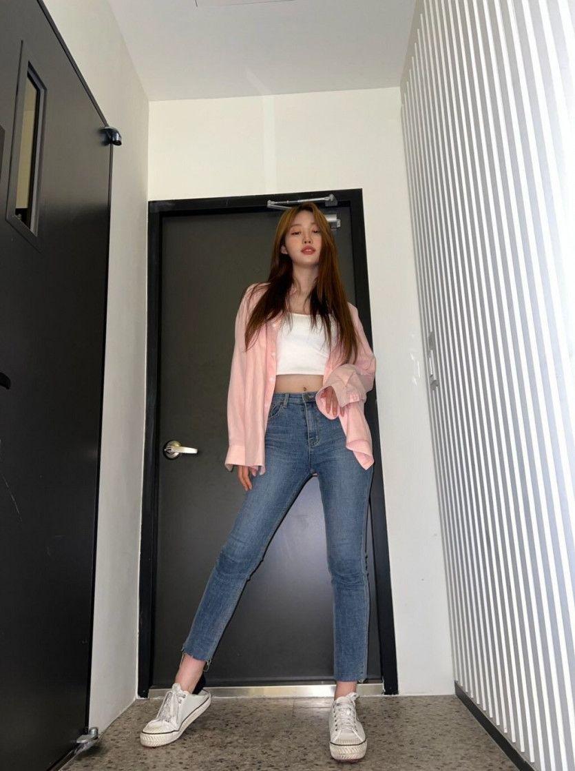 EVERGLOW Sihyeon0