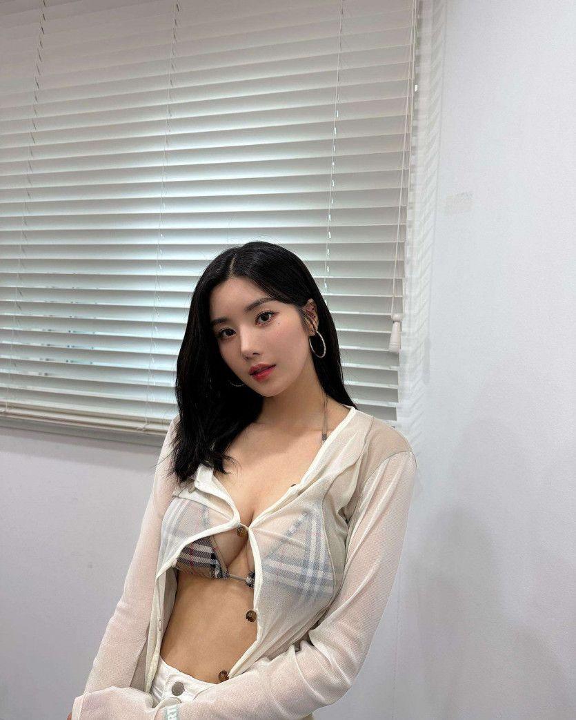 권은비2