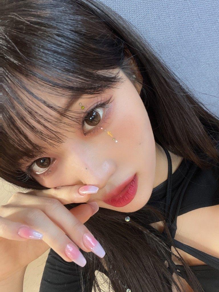 EVERGLOW SIHYEON1