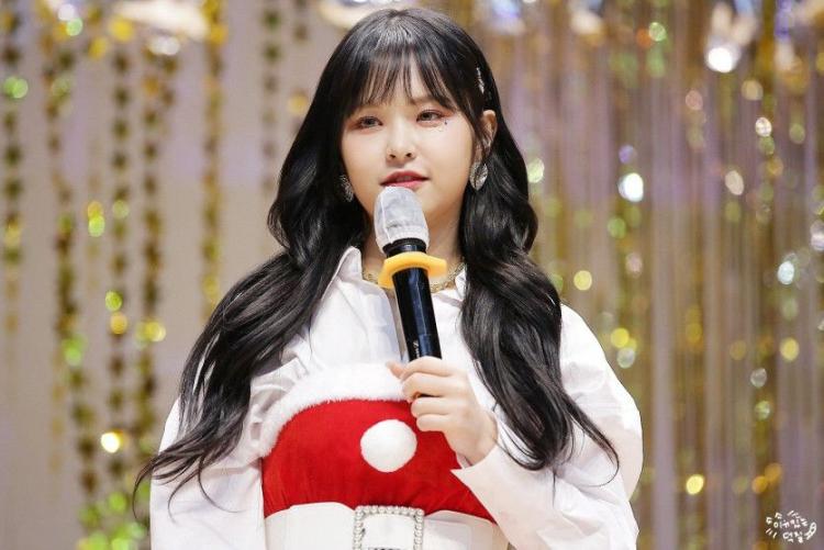 EVERGLOW Jiwon0