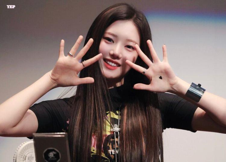 베이비몬스터 로라0