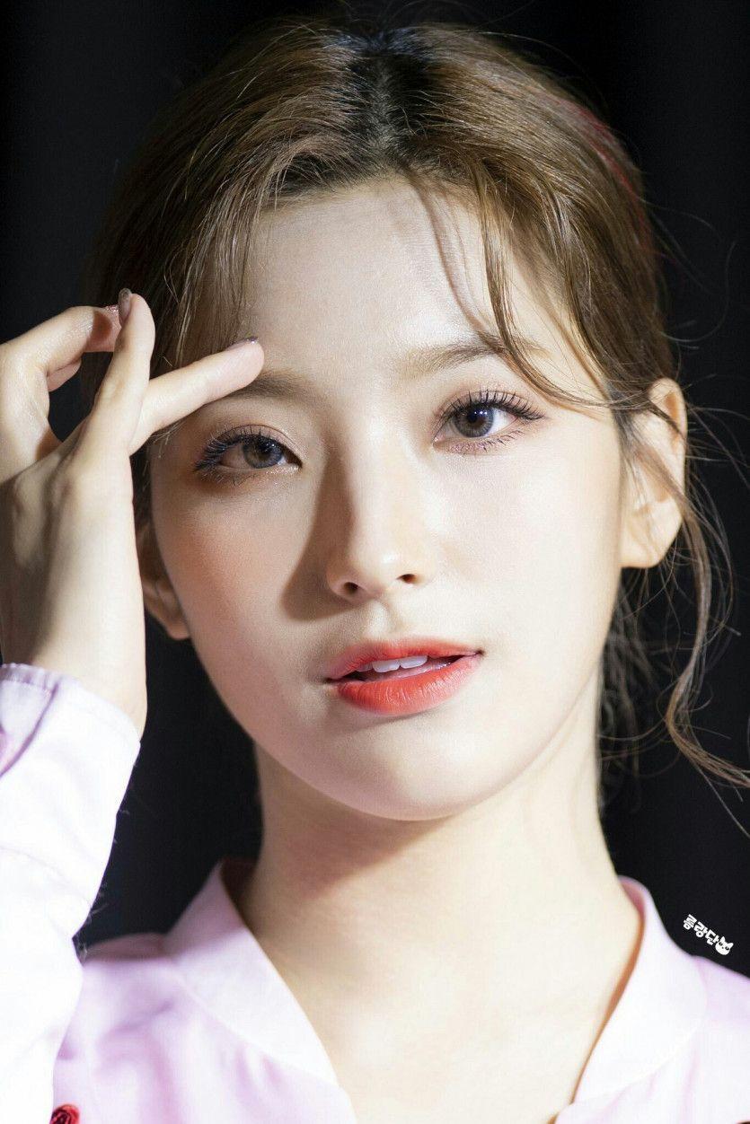 FROMIS_9  Lee Sae Rom0
