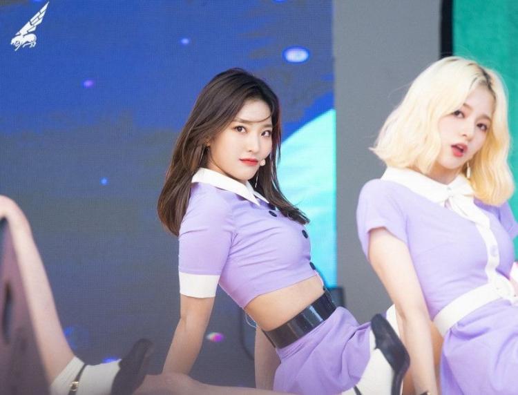 FROMIS_9  Lee Sae Rom4