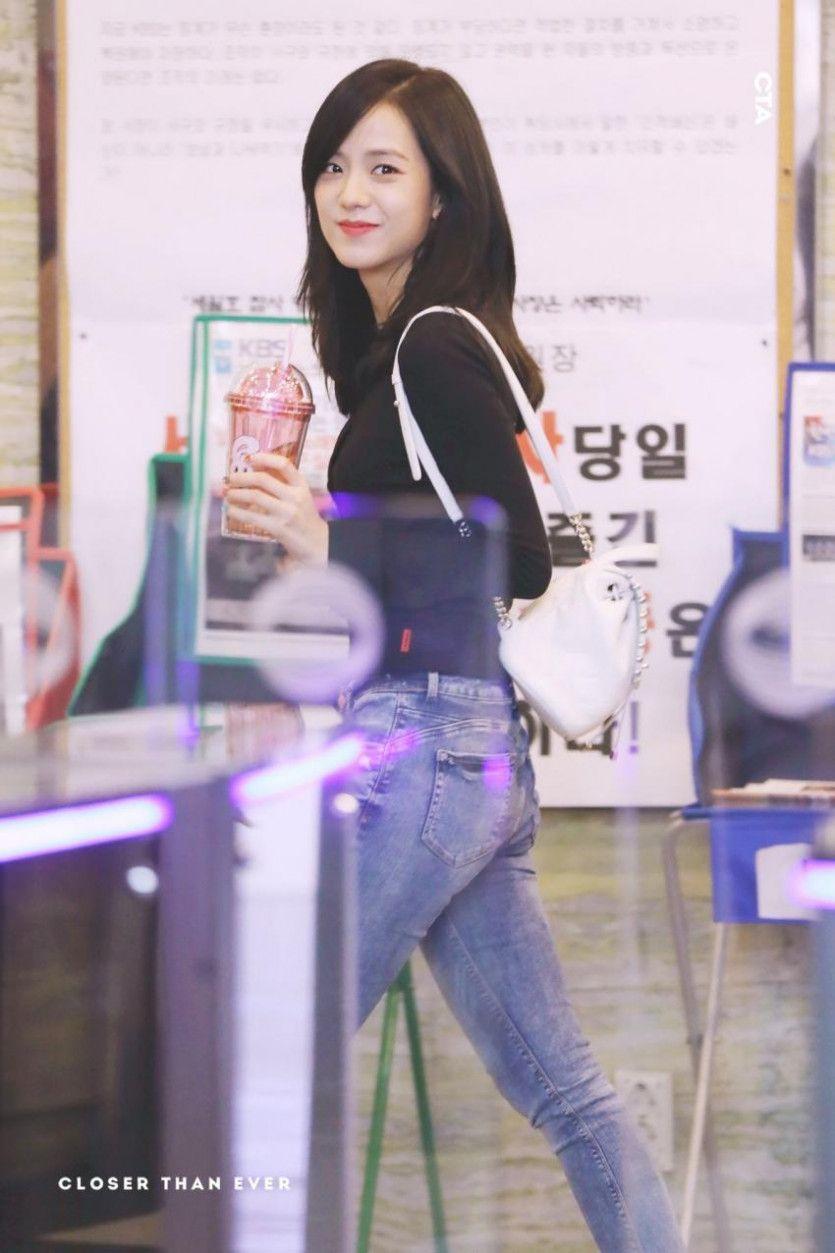 셔츠입은 지수2