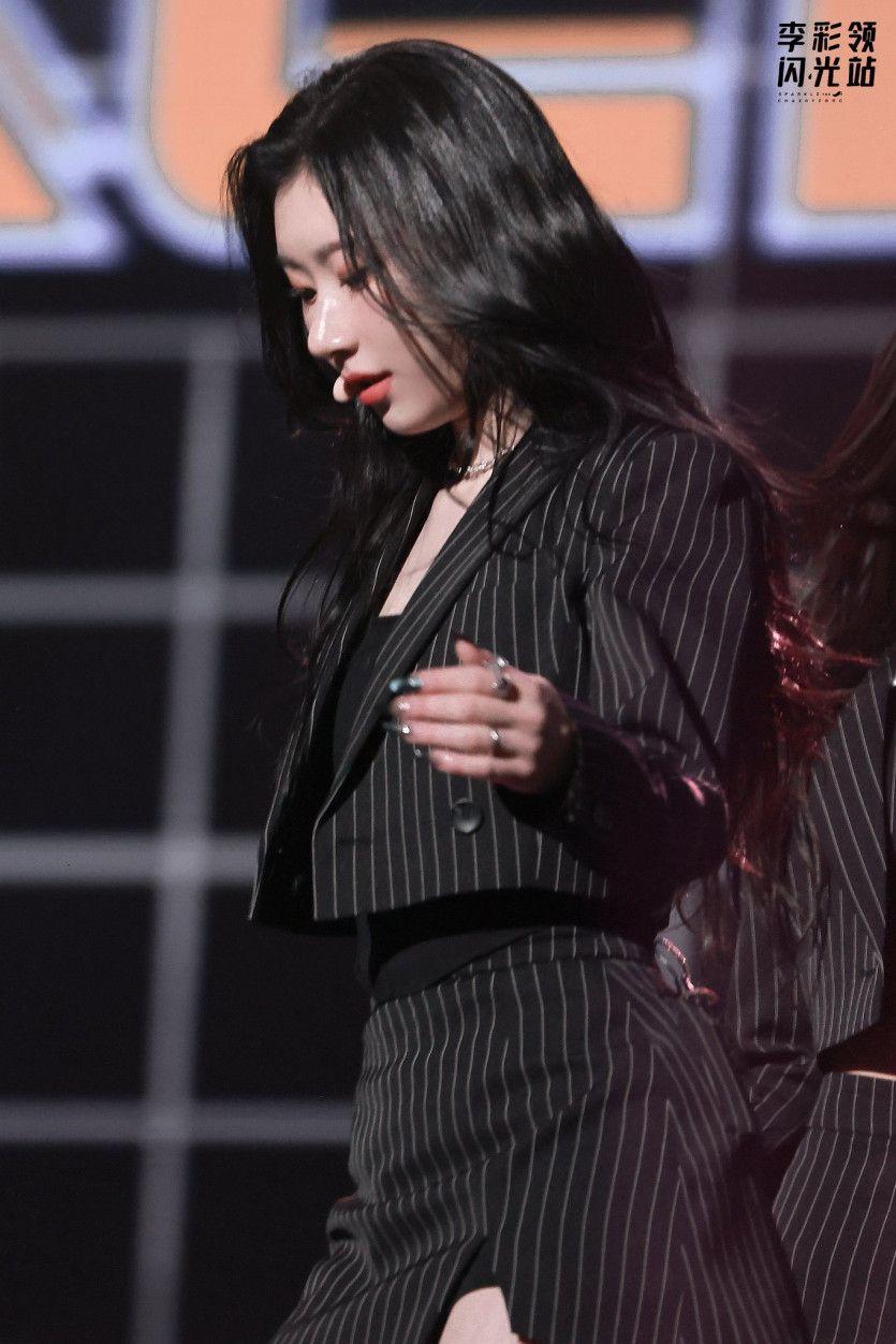 ITZY Chaeryeong1