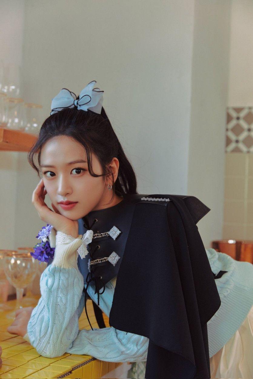 IVE yujin2