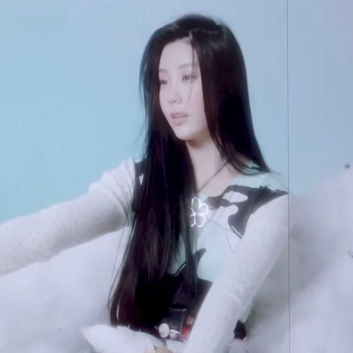 ILLIT WONHEE1