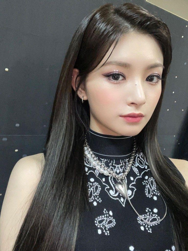 EVERGLOW 왕이런0