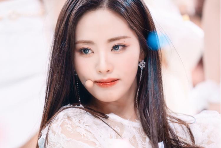 눈에 우주를 담은0