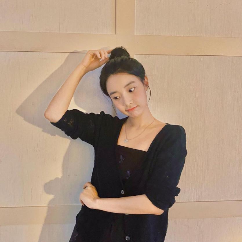 前 에이프릴1