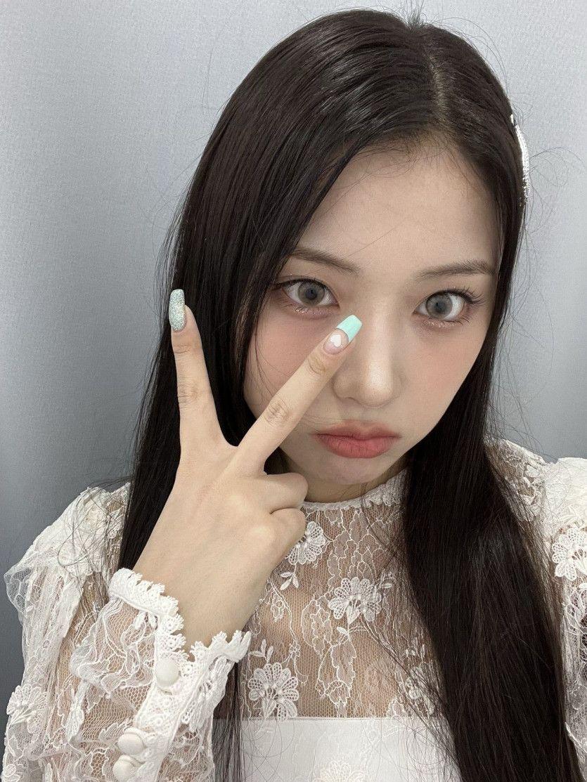 NMIXX jiwoo2