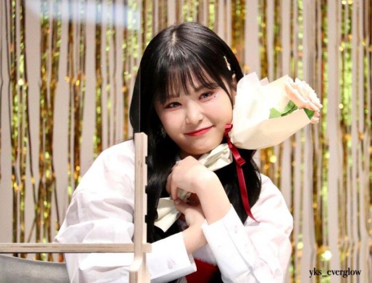 EVERGLOW Jiwon0