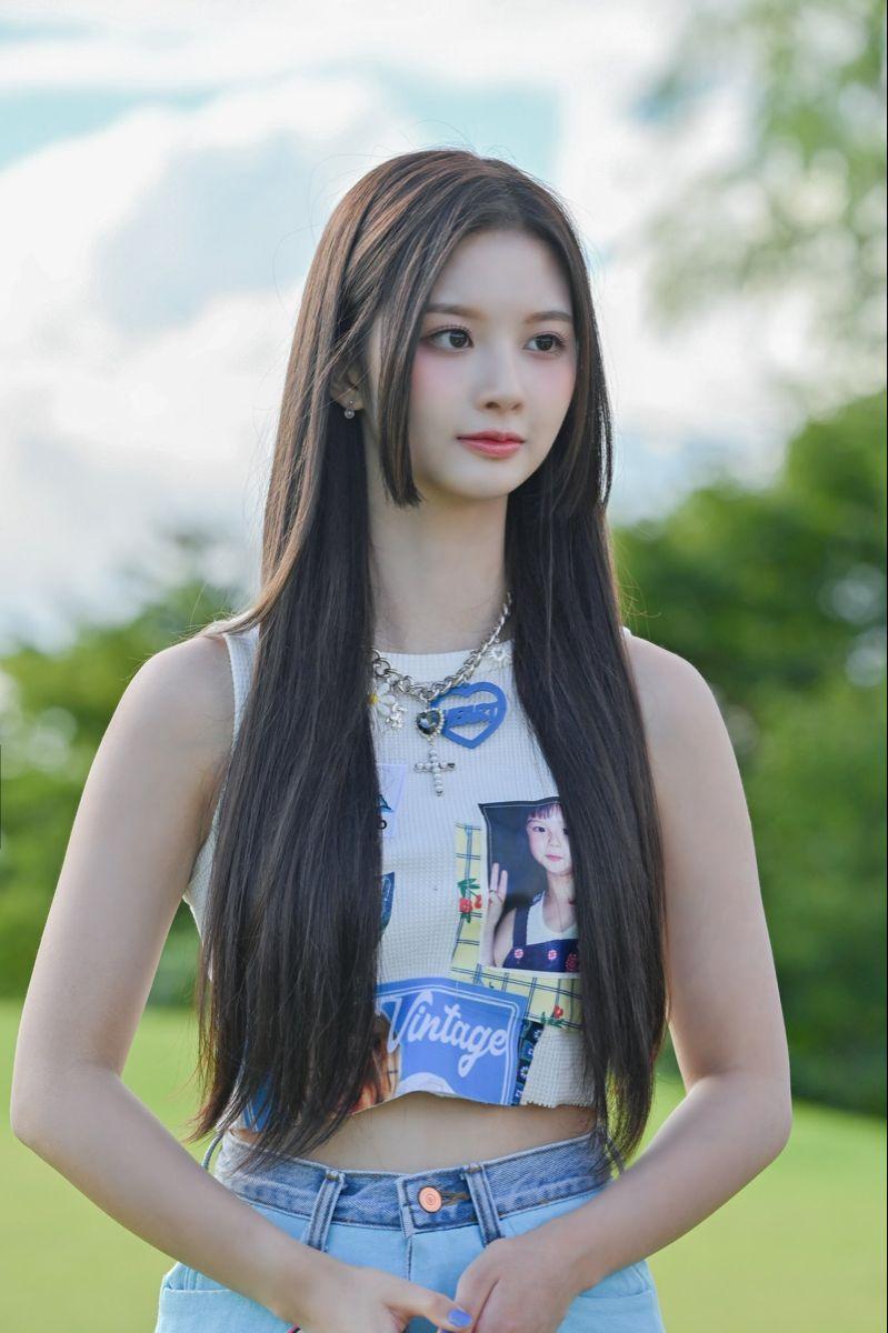 NMIXX 윤아1