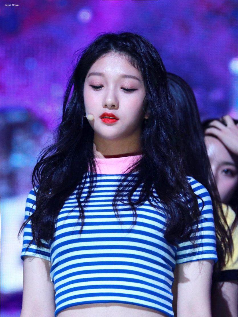 FROMIS9 Lee Seo Yeon1