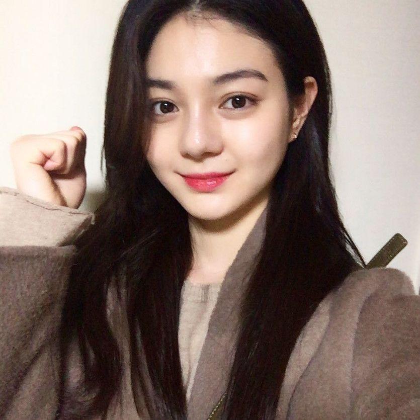 몸매 자랑하는 김명지(前타이니지, 아이돌학교)0
