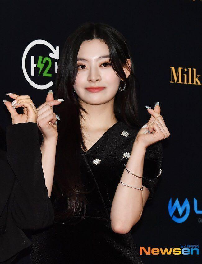 STAYC Seeun1