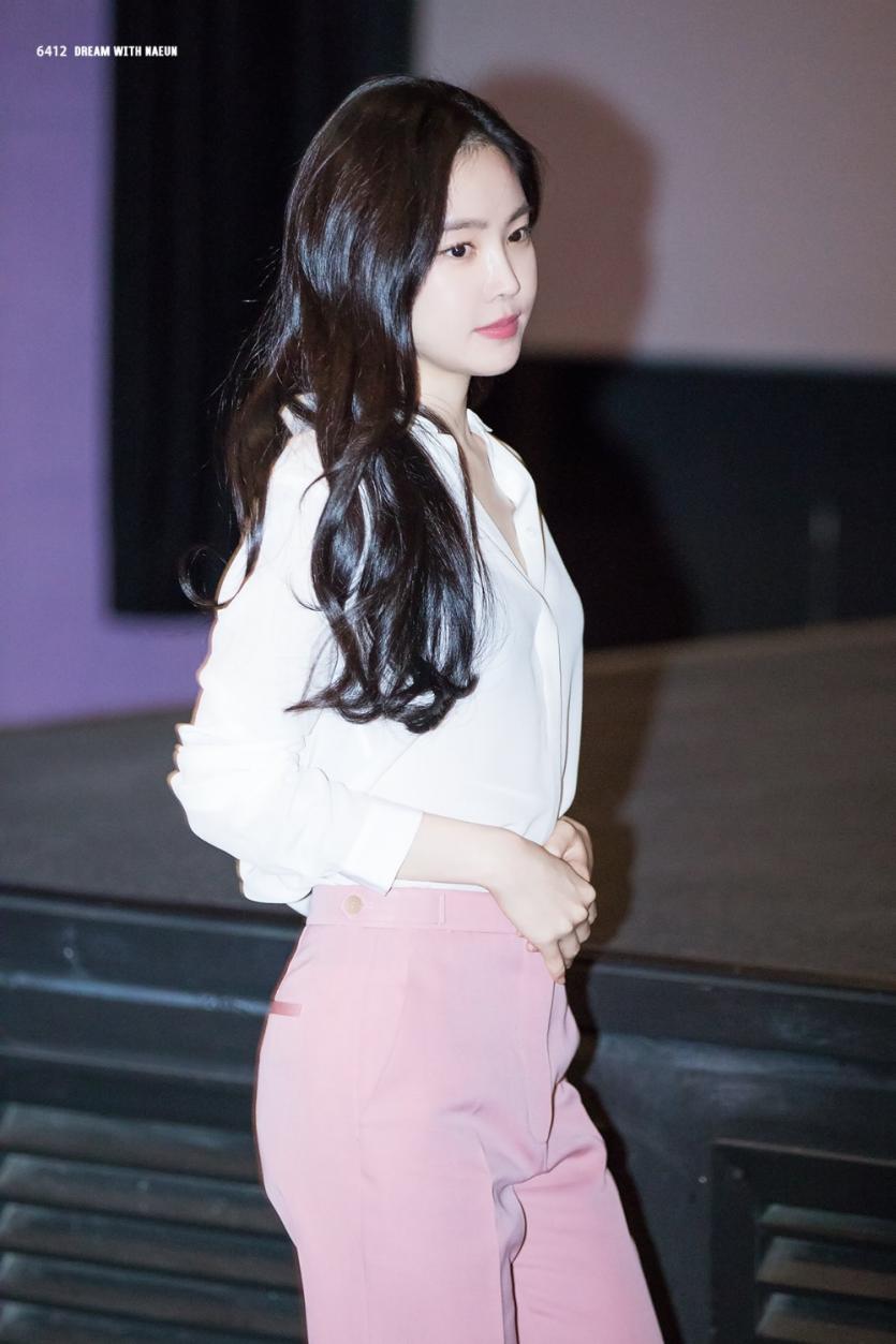 Son Na Eun3