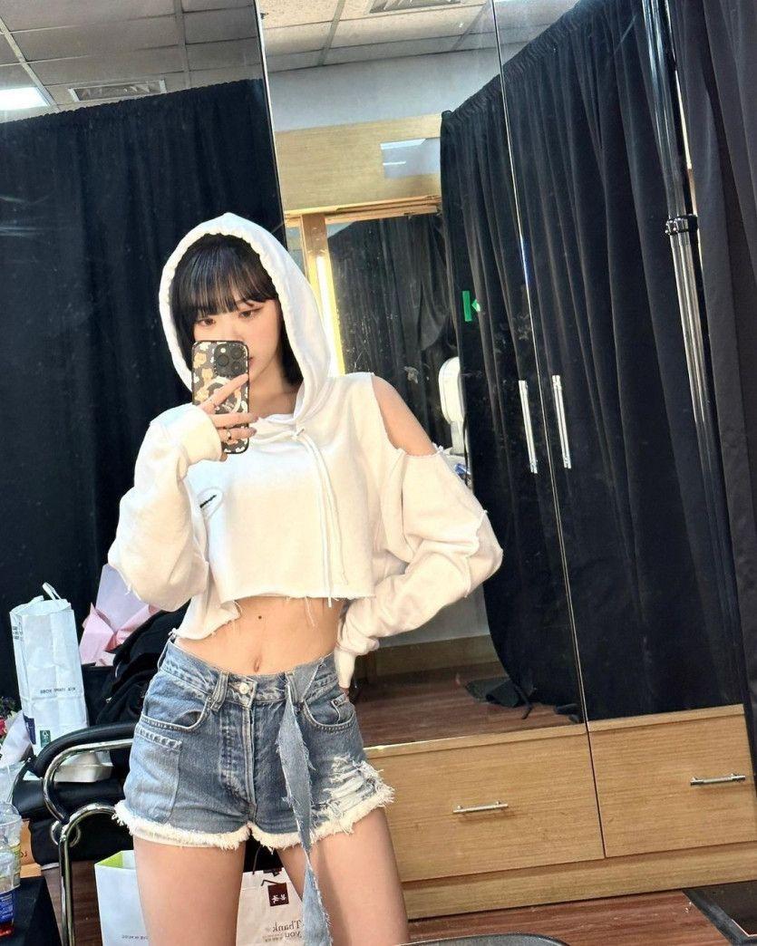 LE SSERAFIM CHAEWON0