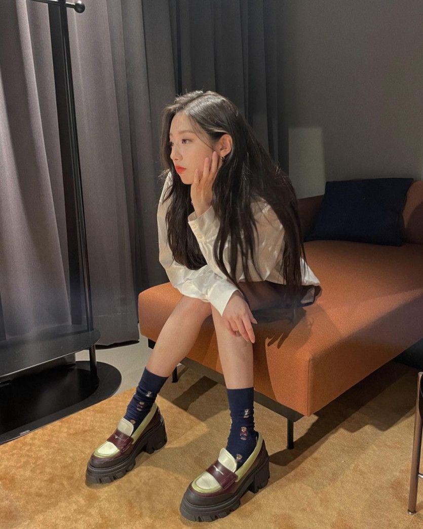 정예인 인스타_흰 셔츠3