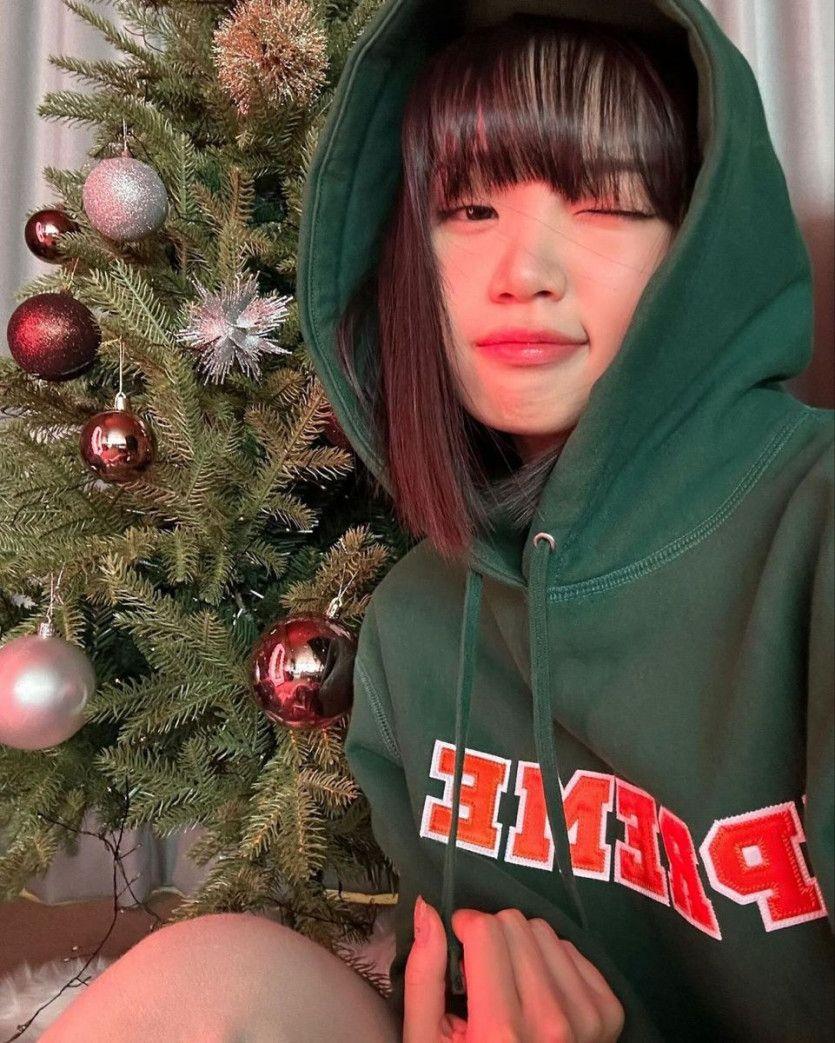 LE SSERAFIM CHAEWON0
