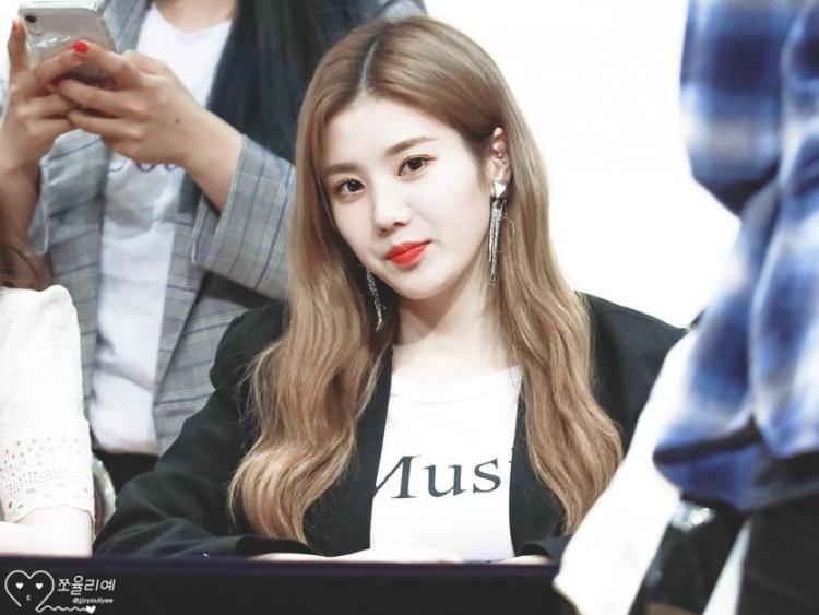 아이즈원 권은비, 190505 팬사2