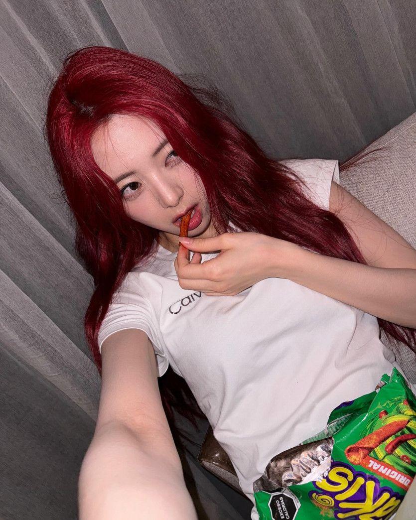 유나4