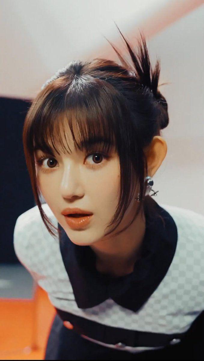 NEW JEANS  DANIELLE1