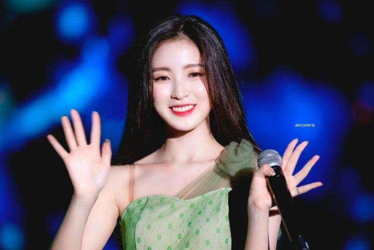 OH MY GIRL Arin1