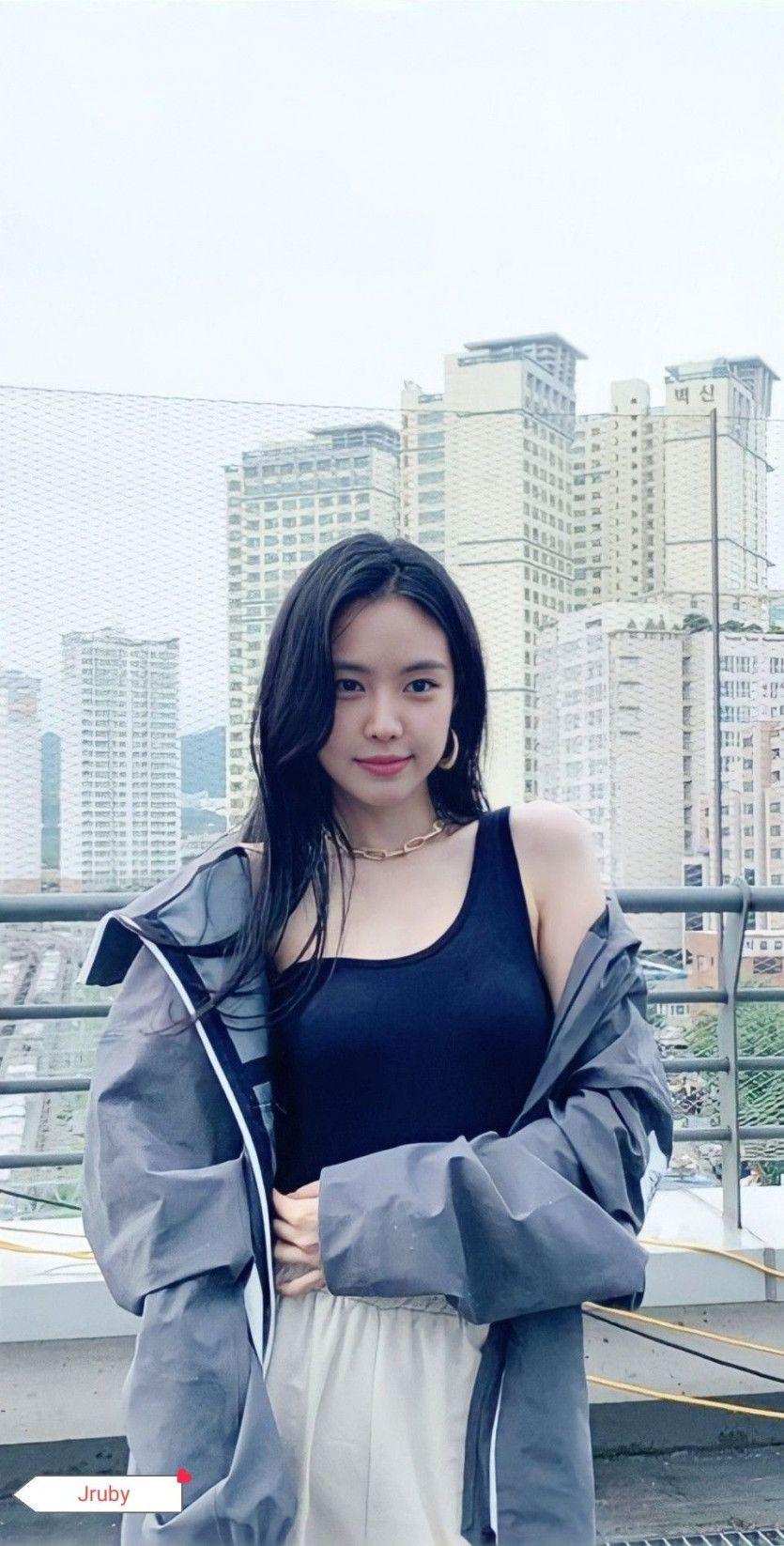 Son Na Eun0