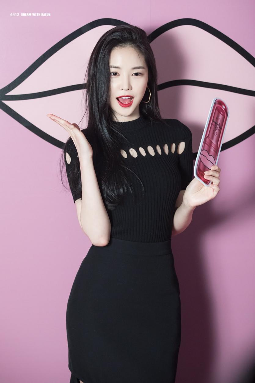 Son Na Eun3