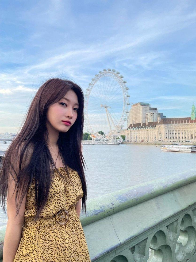 EVERGLOW Sihyeon0
