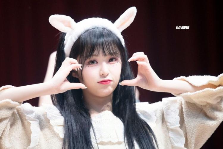 EVERGLOW Jiwon1