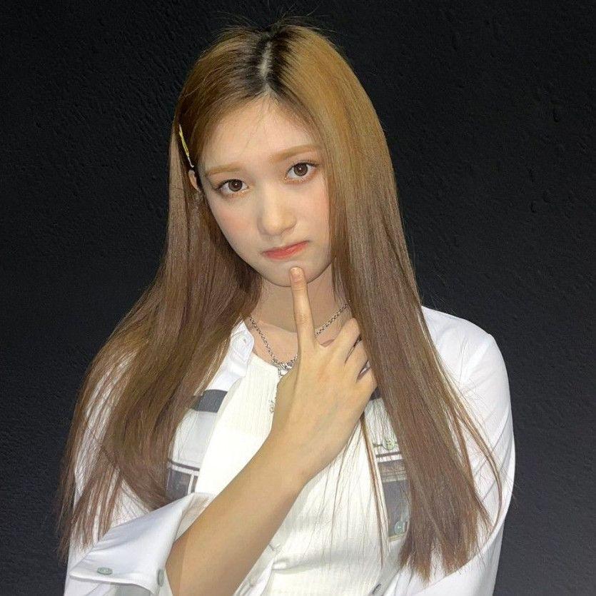 IVE LEESEO2
