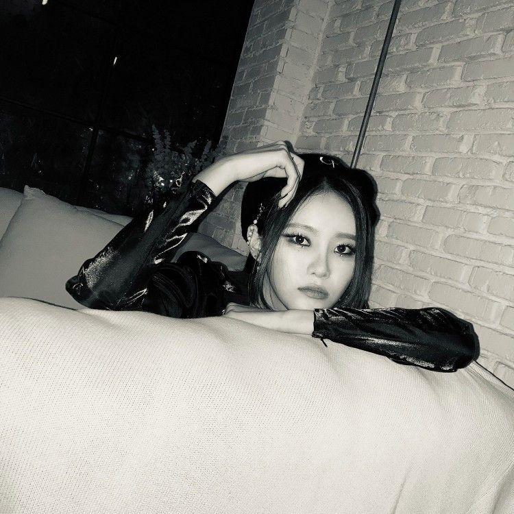 WEEEKLY Kim Ji Min0