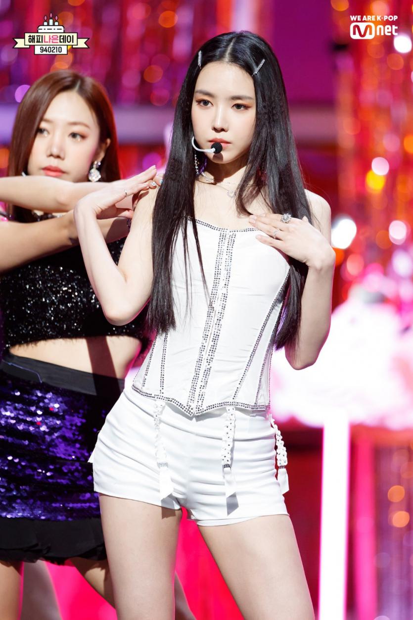 Son Na Eun1