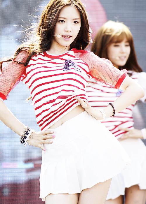 Son Na Eun3